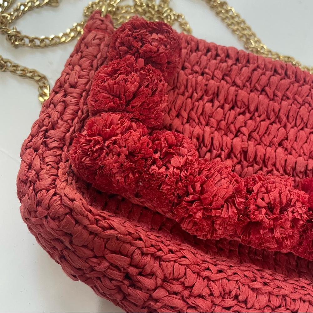 Red woven straw bag with pom pom details crossbody - Picture 2 of 7
